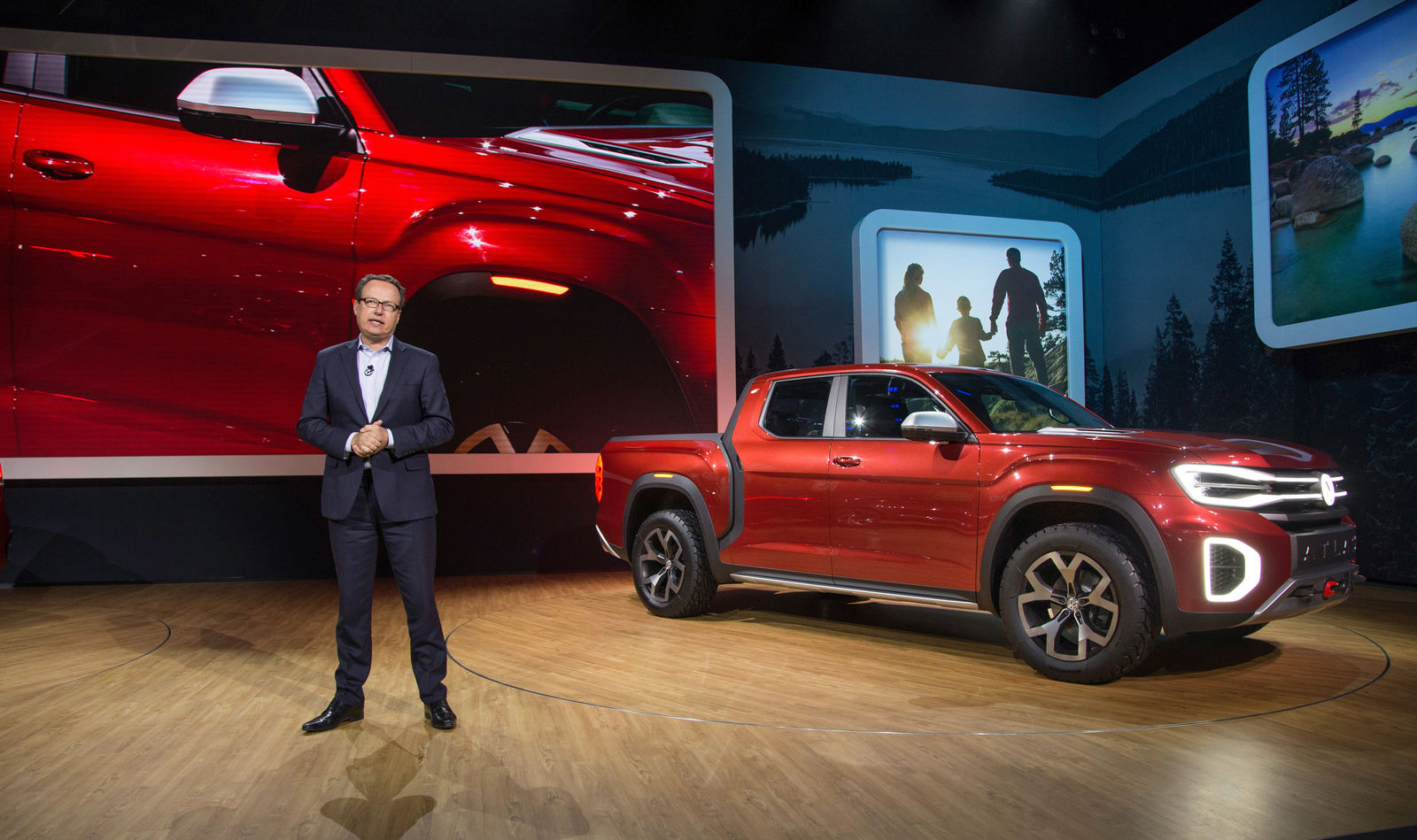 New York International Auto Show 2018 – Volkswagen Press Conference